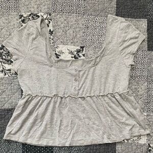 preppy heather light grey square neck babydoll short sleeve top — size small